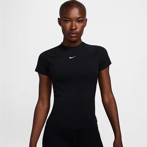 Nike Women's Black Short Sleeve Tee